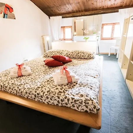 Bright - Borsari Historical Apartament *