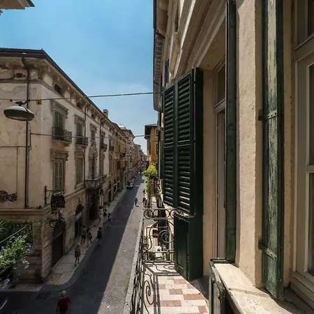 Bright - Borsari Historical Apartament *