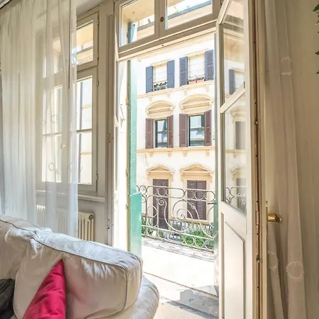 Bright - Borsari Historical Apartament *